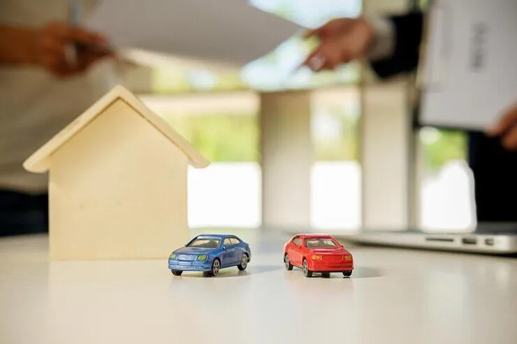 Why Bundling Home and Auto Insurance Makes Sense